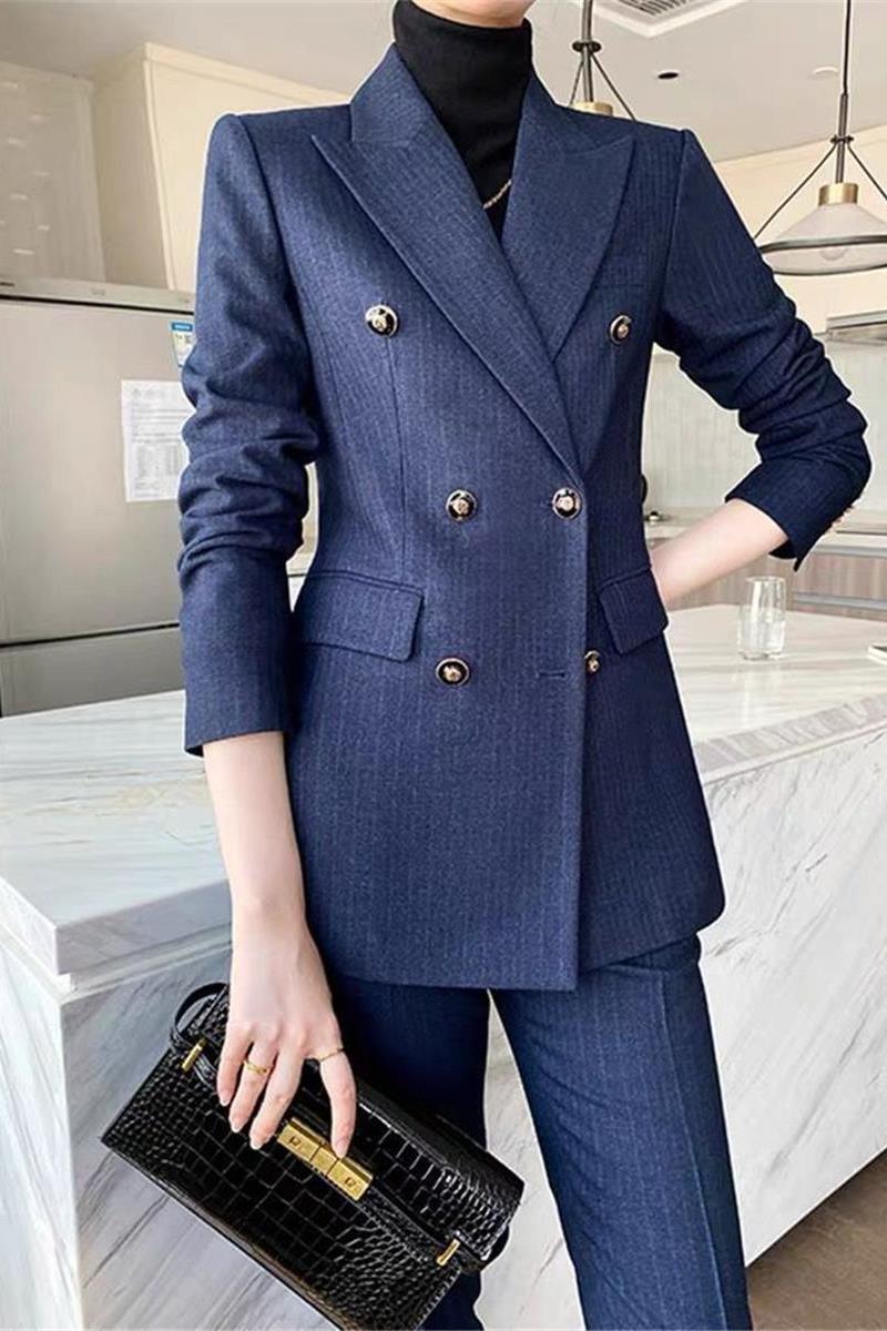 Free return shipping if not satisfied. High-end Striped Professional Suit