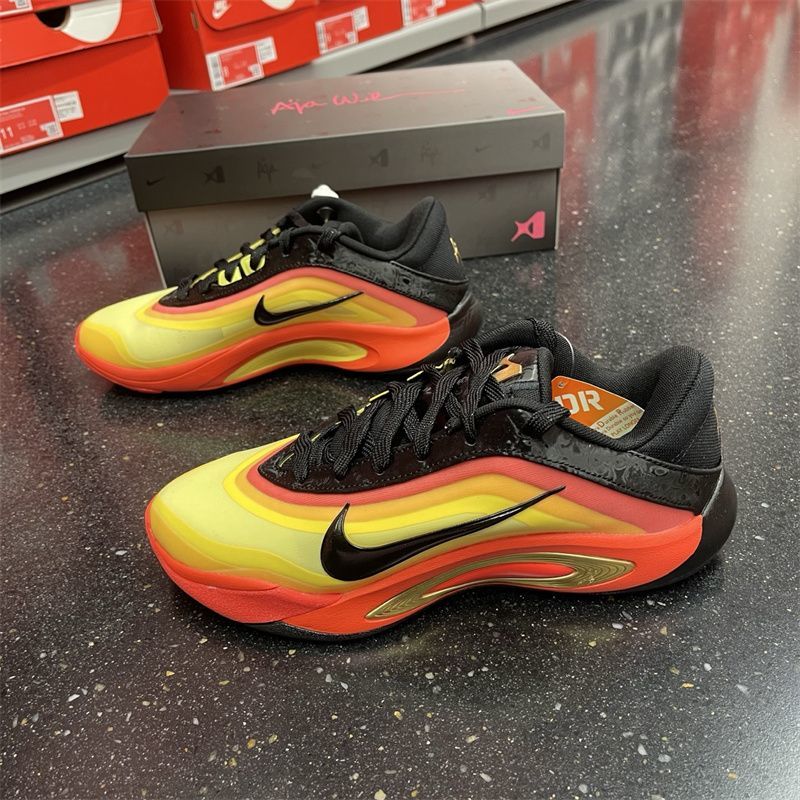Uttra Lightweight Sports Comfort and Durability
