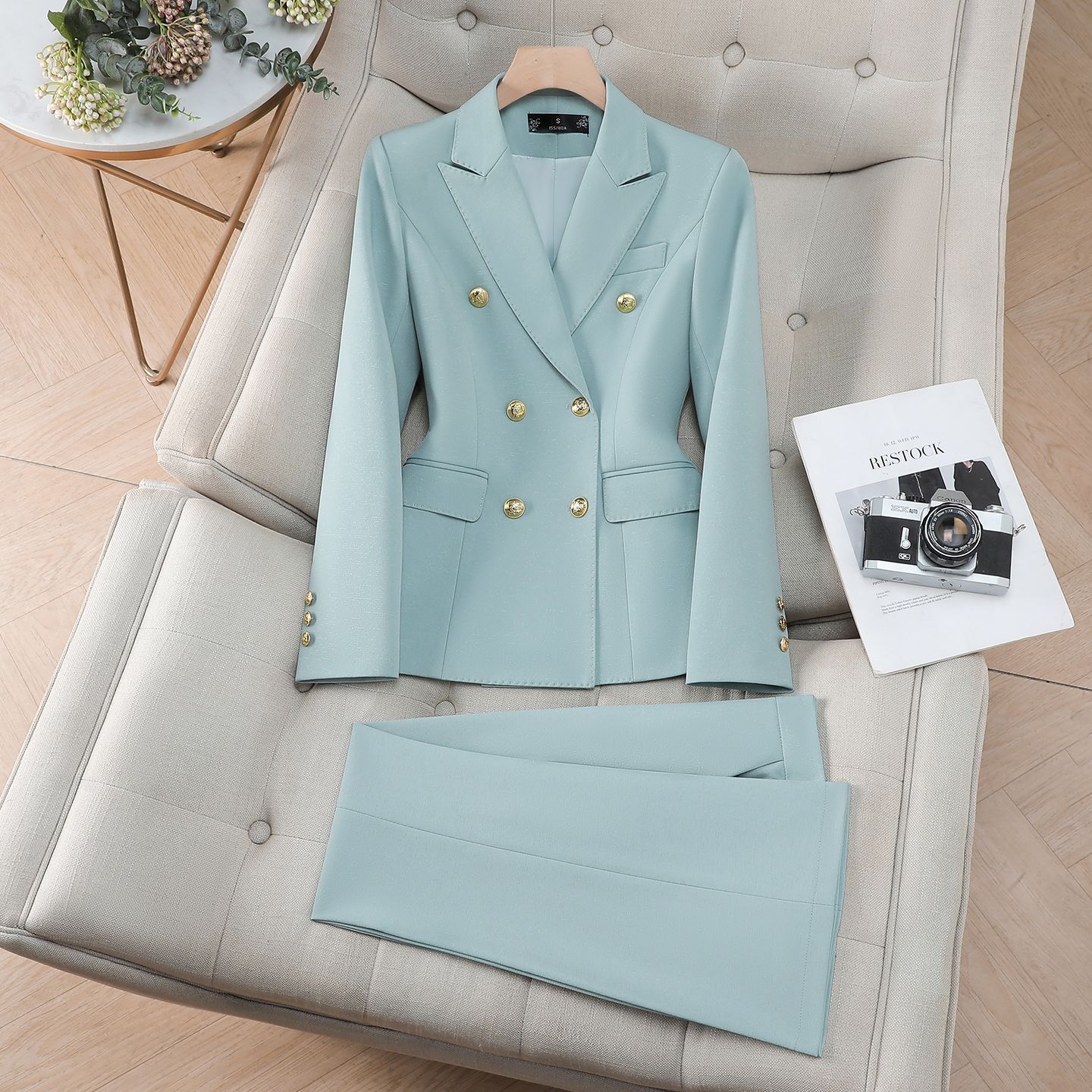 Visit store for a casual and stylish pink women's spring suit.