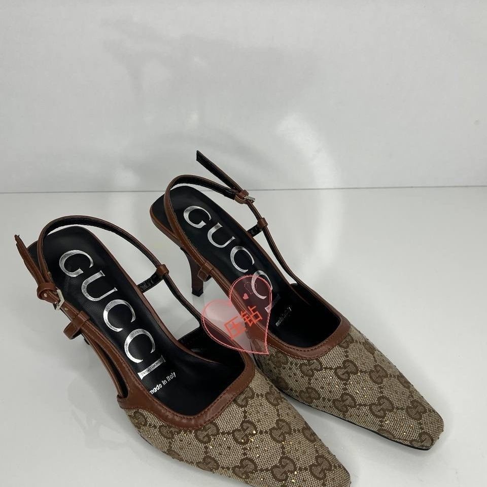 Enjoyed a unique and no-threshold platform coupon. Embroidered Flat Heel Pumps with Covered Toes