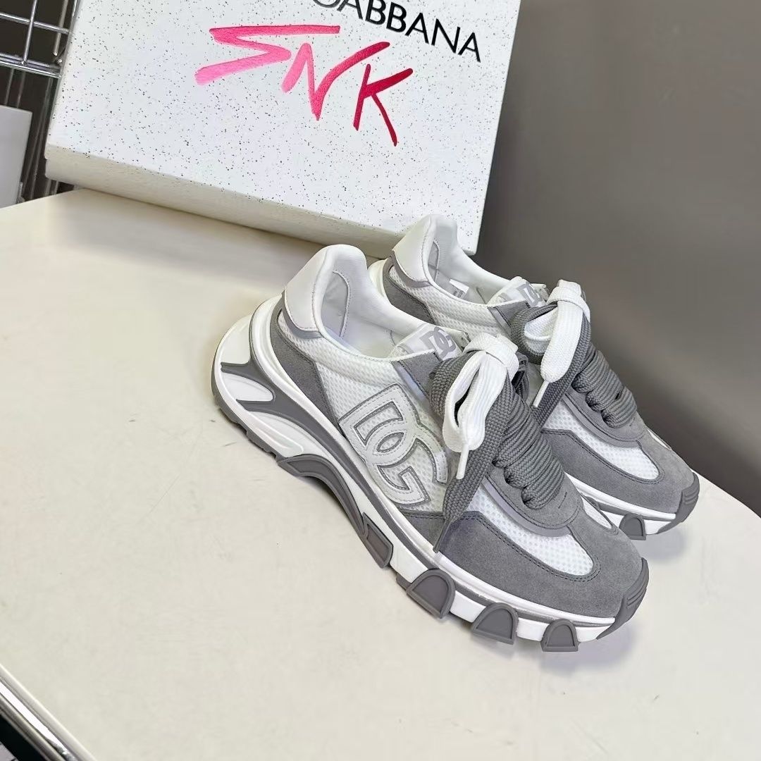New versatile spring and summer breathable mesh sneakers