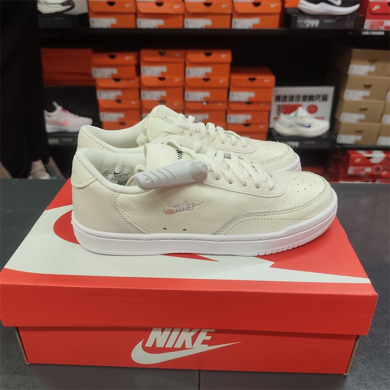 Uttra Lightweight Sports Comfort and Durability