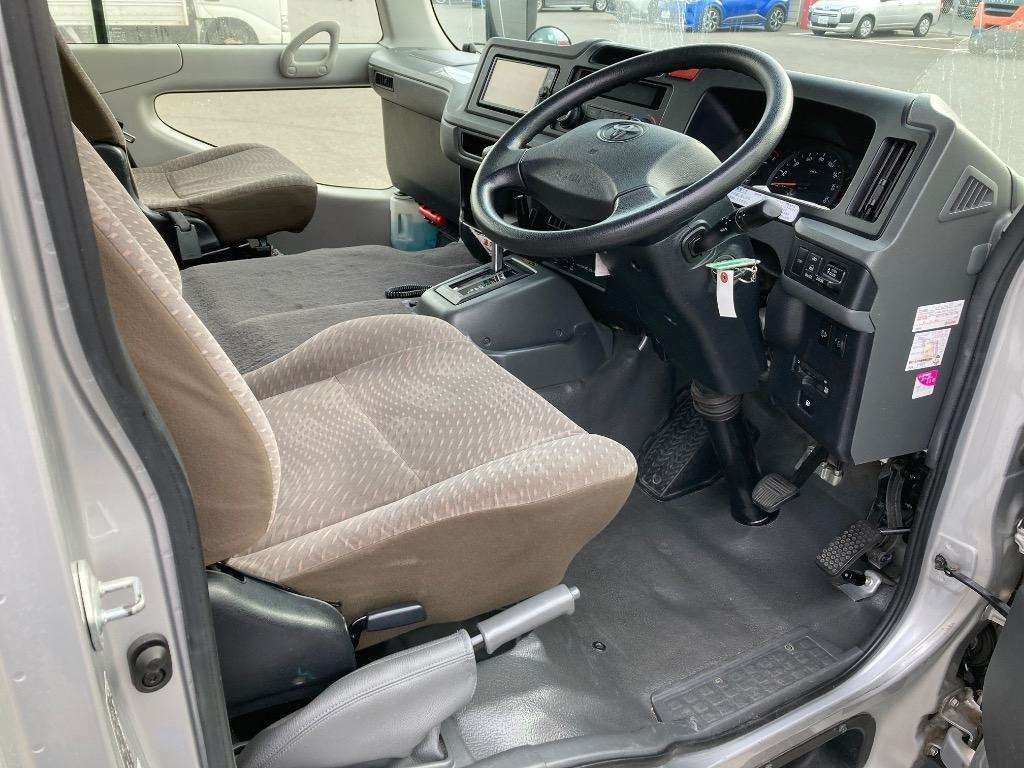 *TOYOTA COASTER 2017*
YEAR: 2017
COLOR: SILVER
CHASSIS: SDG-XZB70
*GRADE: BUS*
FUEL: DIESEL
SEATS: 28 | DOORS: 3
TRANSMISSION: AT
ENGINE SIZE: 4000 CC
MILEAGE: 183000 KM