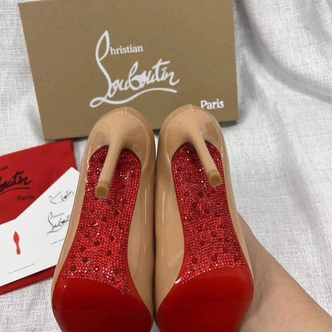 L-series MCL red interior with diamond-cut bottom and red toe cap heel