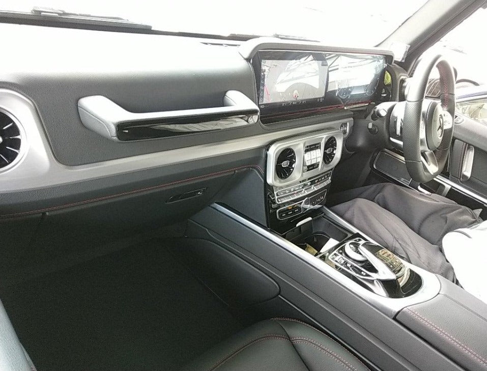 2019  Mercedes Benz  G350D 
AMG Line 
3,000cc  
AT 
Diesel 
29,000km  
Grey
