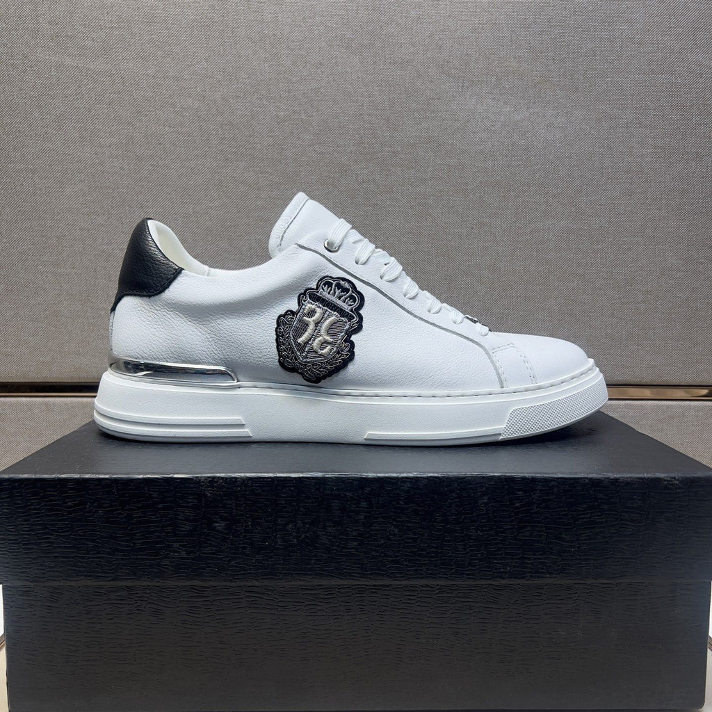 High-end luxury genuine leather, lightweight, soft, comfortable, breathable cowhide versatile white sneakers for travel and running.