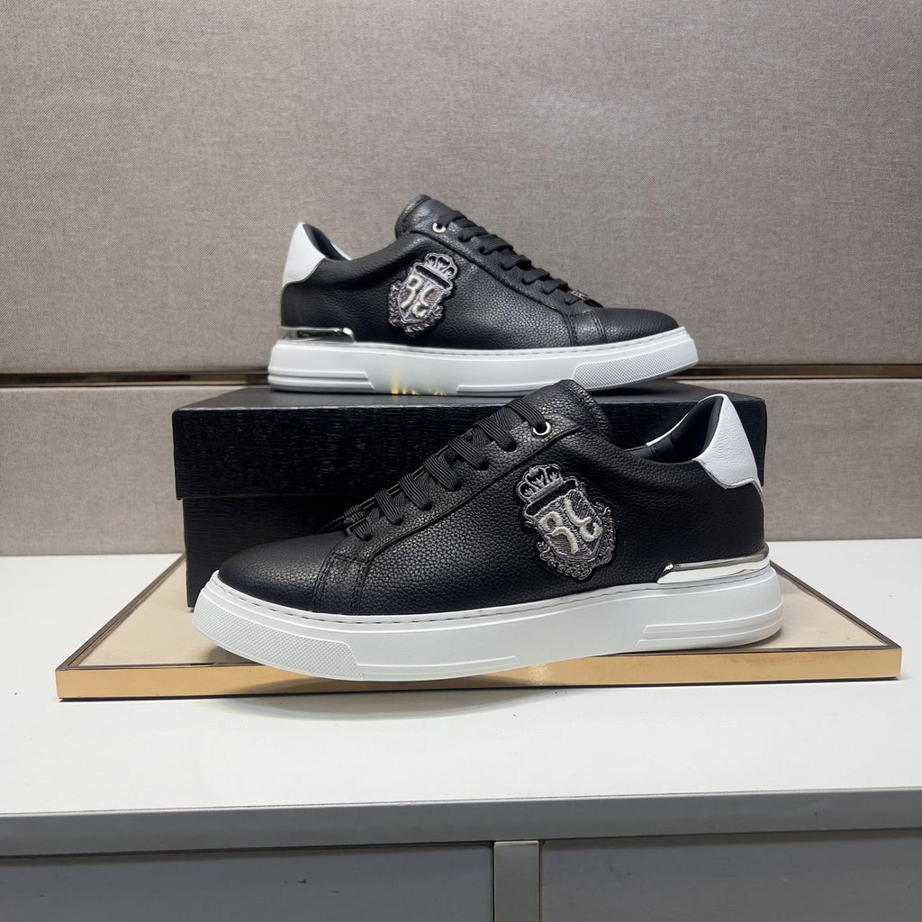 High-end luxury genuine leather, lightweight, soft, comfortable, breathable cowhide versatile white sneakers for travel and running.