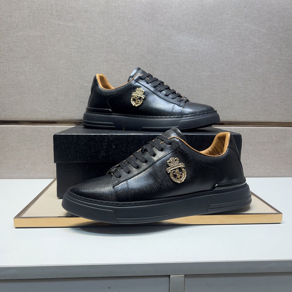 High-end luxury genuine leather, lightweight, soft, comfortable, breathable cowhide versatile white sneakers for travel and running.