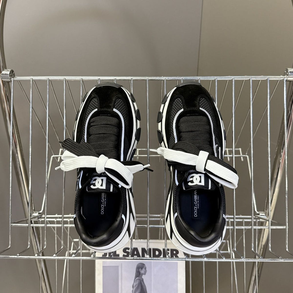 New versatile spring and summer breathable mesh sneakers