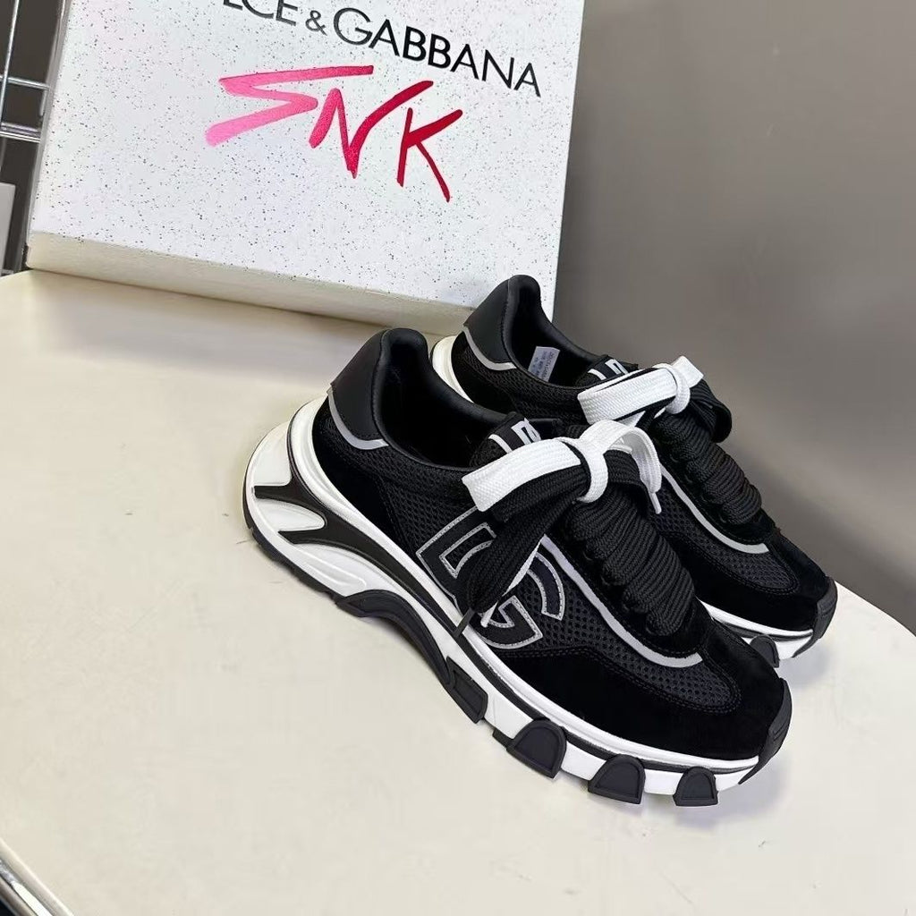New versatile spring and summer breathable mesh sneakers