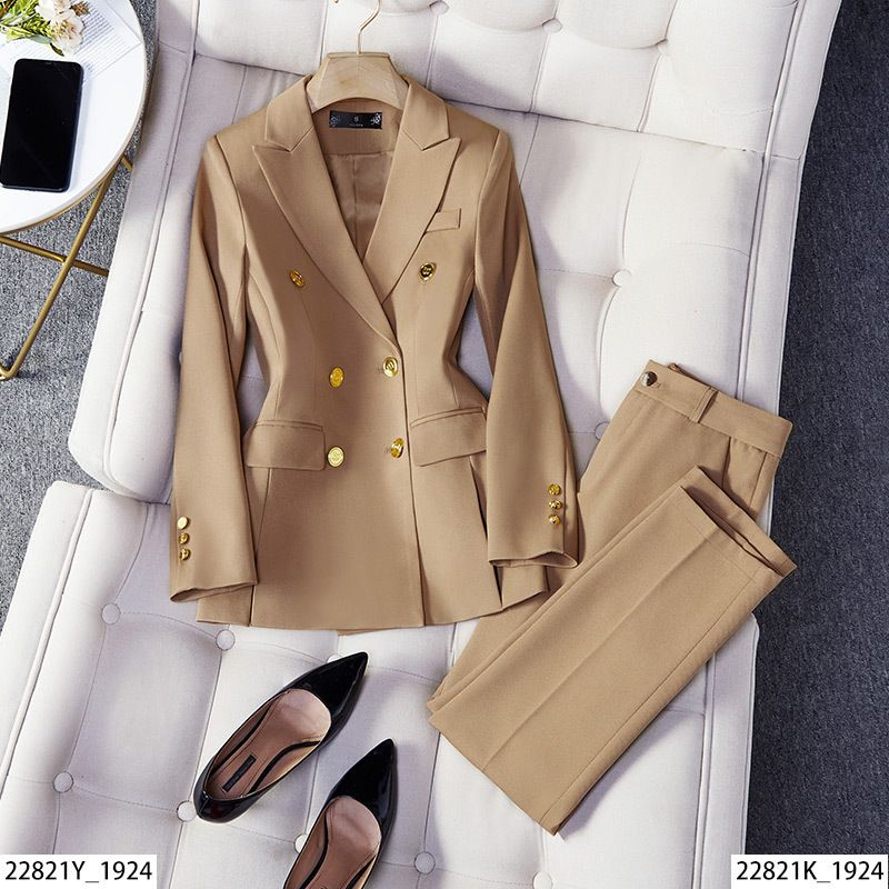 Free return shipping if not satisfied. High-end Striped Professional Suit