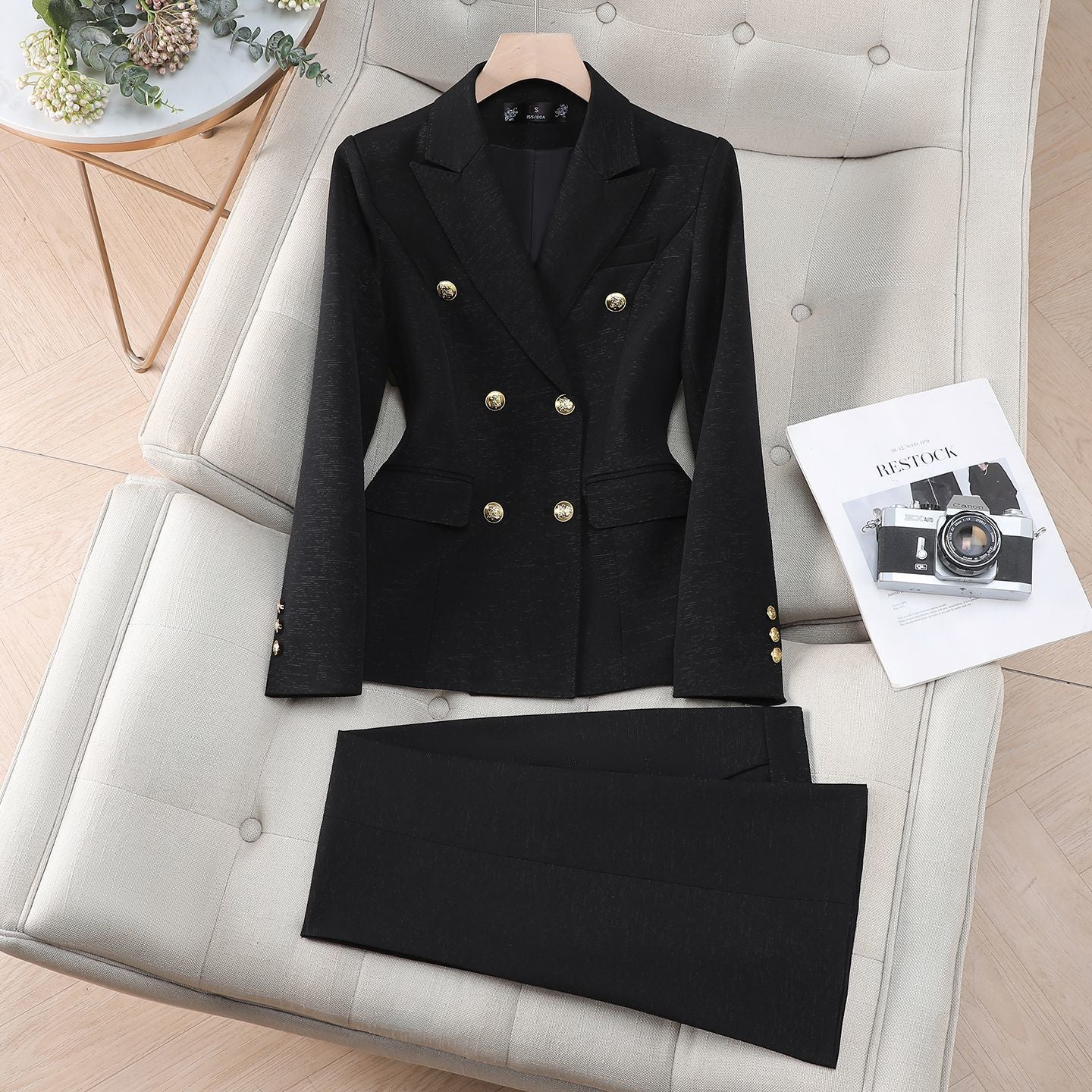 Visit store for a casual and stylish pink women's spring suit.