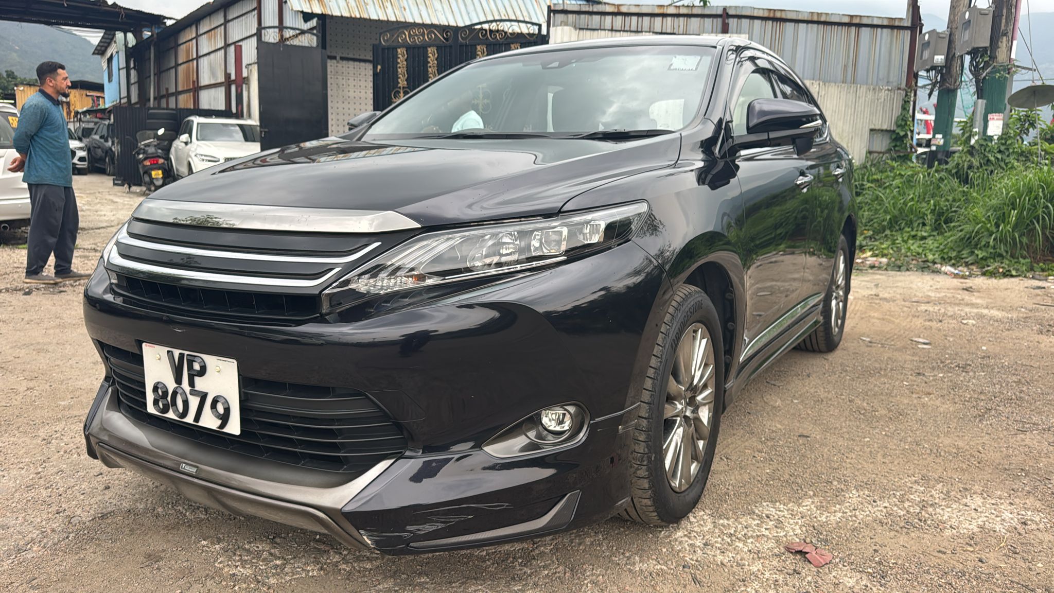 Harrier new model full option beautiful usd  year 2015