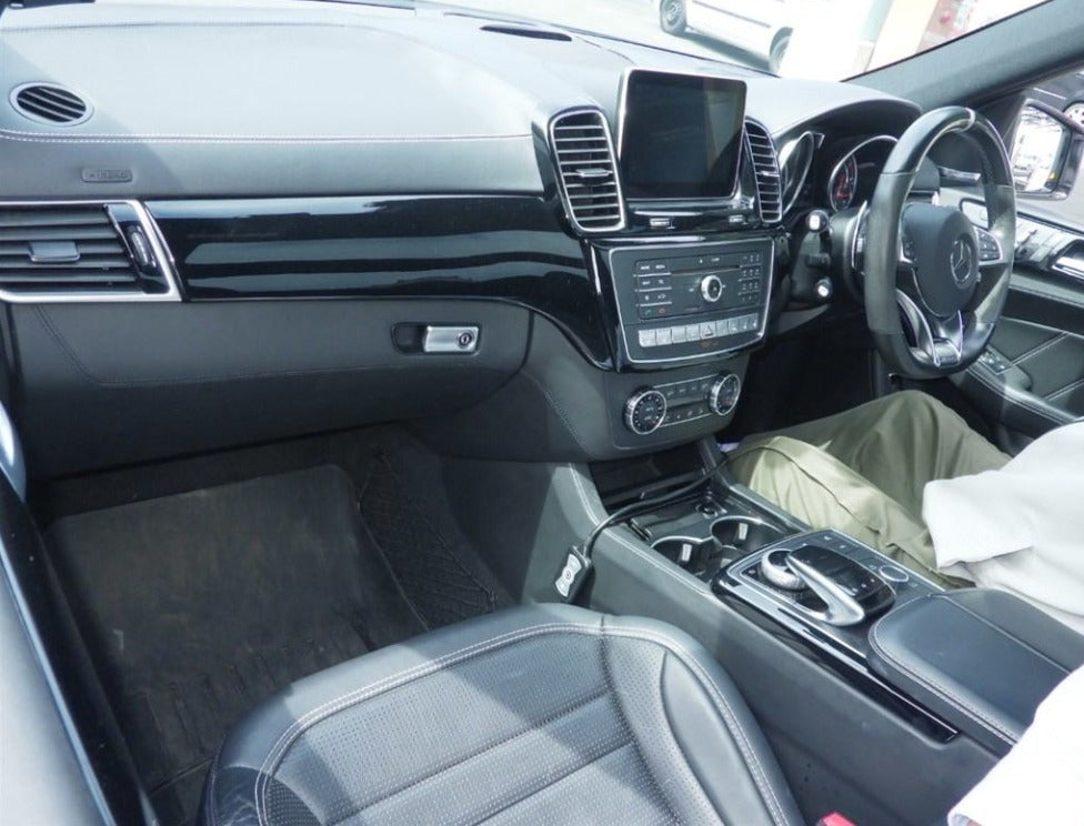 2015 Mercedes Benz  GLE63
W166
GLE63 S 4M 
AT
5,500cc  
V-8
Petrol
63,000km 
One Owner 
Leather 
Panoramic roof 
Back Camera
