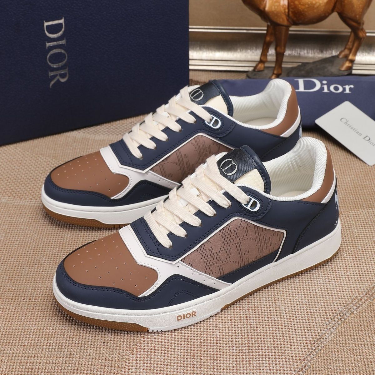 OD Leather Trend Embroidery B27 Casual Sports