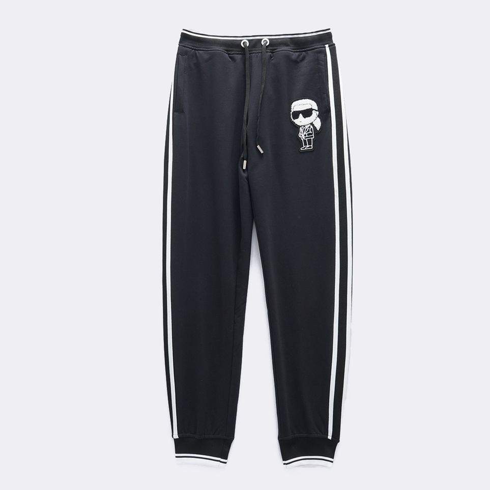 Women's sports suit with cartoon cat patch