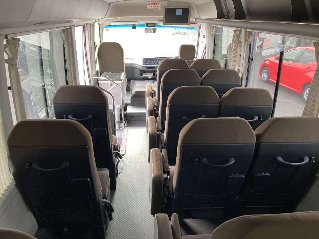 *TOYOTA COASTER 2017*
YEAR: 2017
COLOR: SILVER
CHASSIS: SDG-XZB70
*GRADE: BUS*
FUEL: DIESEL
SEATS: 28 | DOORS: 3
TRANSMISSION: AT
ENGINE SIZE: 4000 CC
MILEAGE: 183000 KM