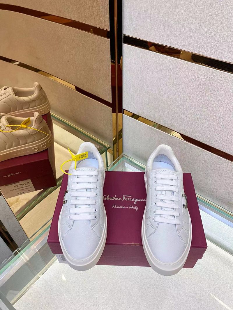 European-style casual low-top men's sneakers