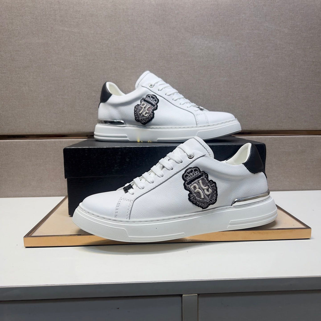 High-end luxury genuine leather, lightweight, soft, comfortable, breathable cowhide versatile white sneakers for travel and running.