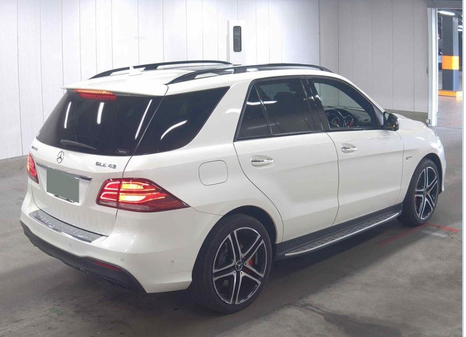 2018  Mercedes Benz  GLE43 
W166
4WD GLE43 4M 
AT
3,000cc 
Petrol
69,000km 
White
Panoramic sunroof
Leather seats 
One Owner 
360 view camera 
AMG  Alloys 
Radar Safaety package  
Power back door 
Paddle shifter