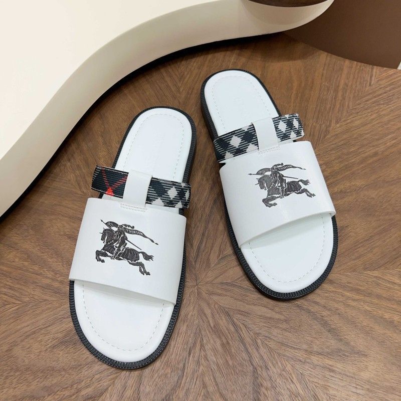 Evening is expected to reach the big venue. European summer new arrivals leather slippers