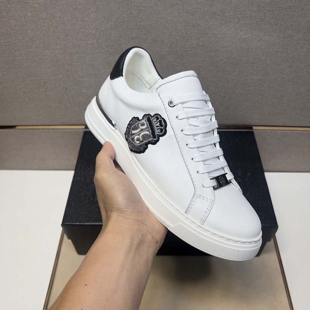 High-end luxury genuine leather, lightweight, soft, comfortable, breathable cowhide versatile white sneakers for travel and running.