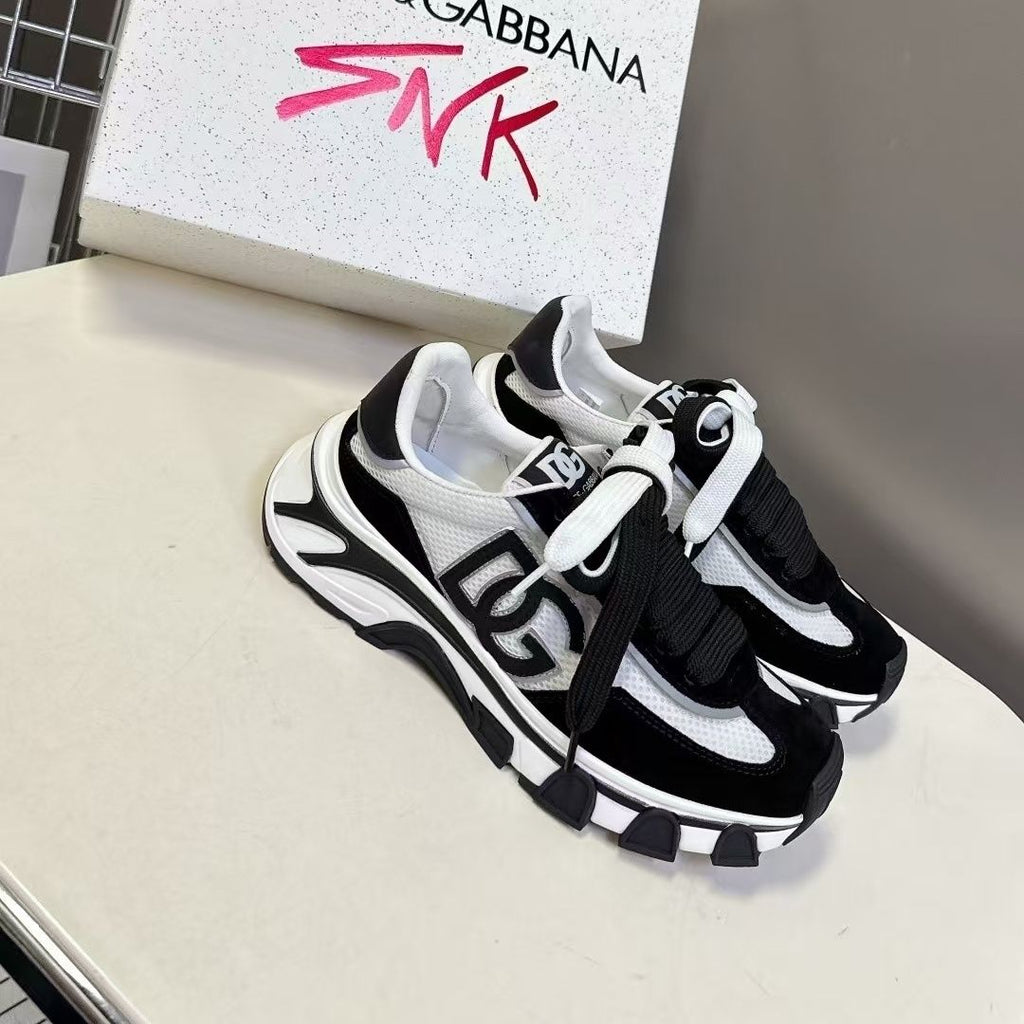 New versatile spring and summer breathable mesh sneakers