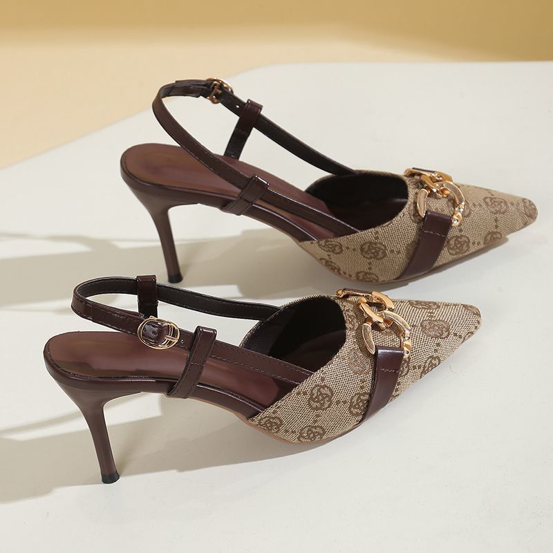 Enjoyed a unique and no-threshold platform coupon. Embroidered Flat Heel Pumps with Covered Toes
