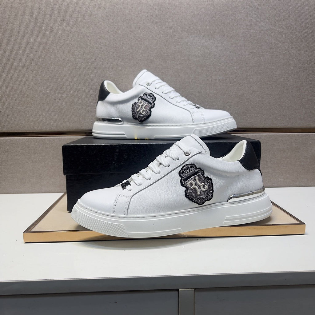 High-end luxury genuine leather, lightweight, soft, comfortable, breathable cowhide versatile white sneakers for travel and running.