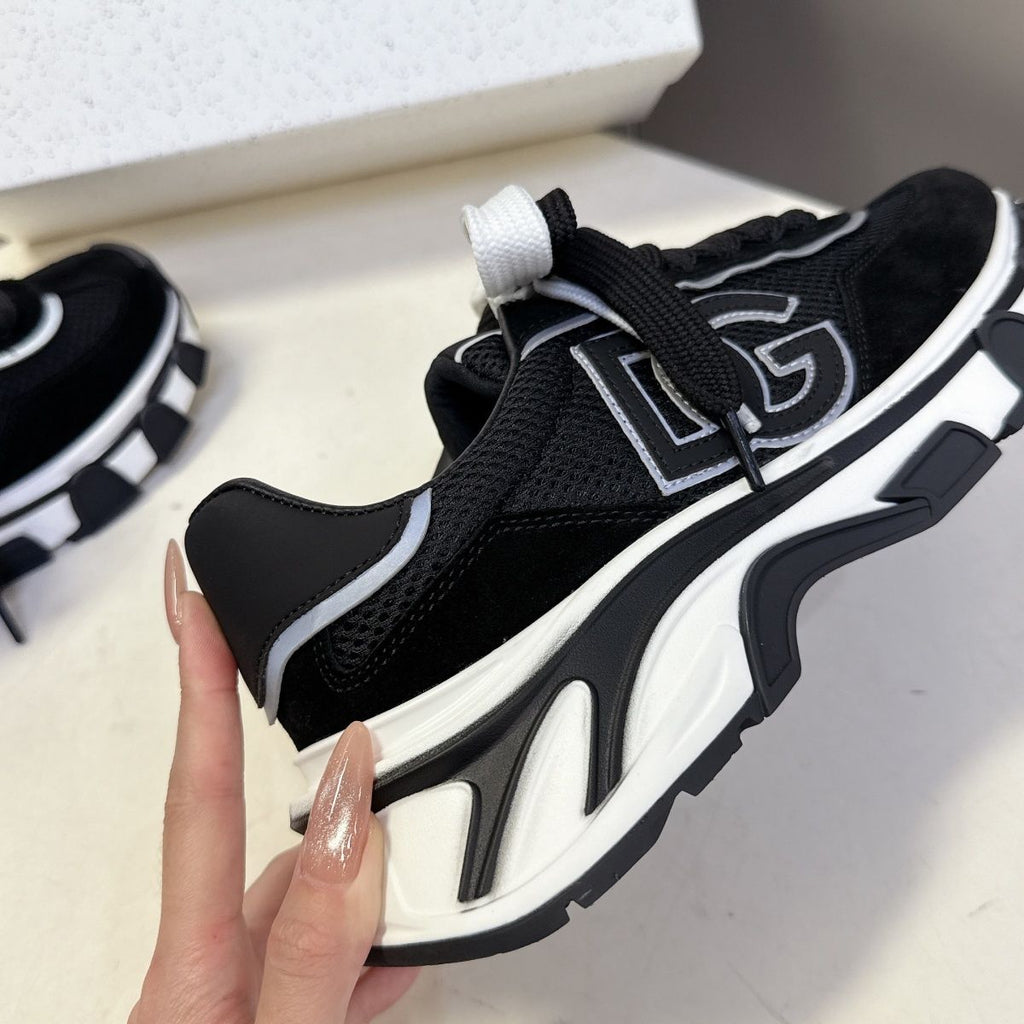 New versatile spring and summer breathable mesh sneakers