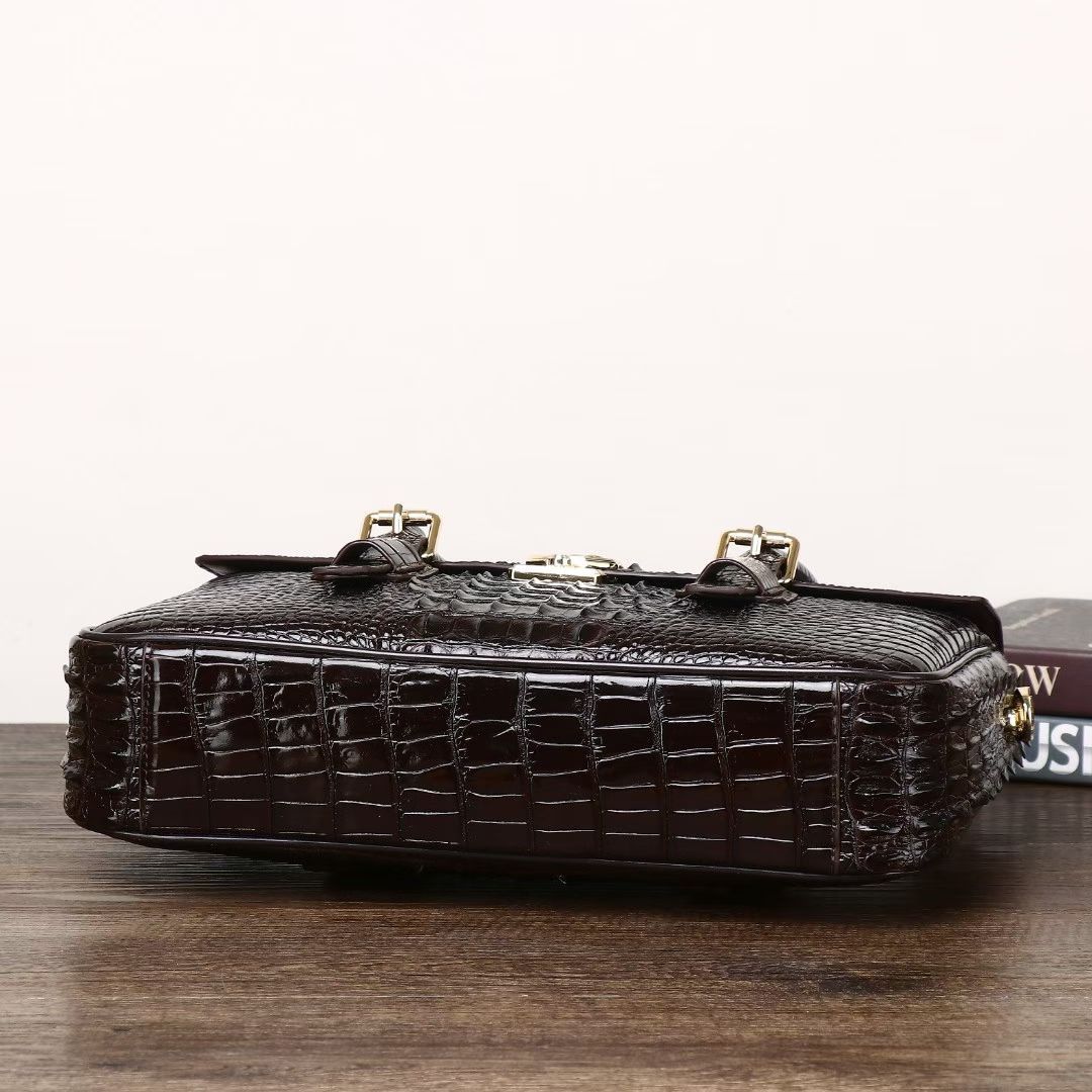 Expected delivery the day after tomorrow. Vintage Crocodile Leather Men's Bag