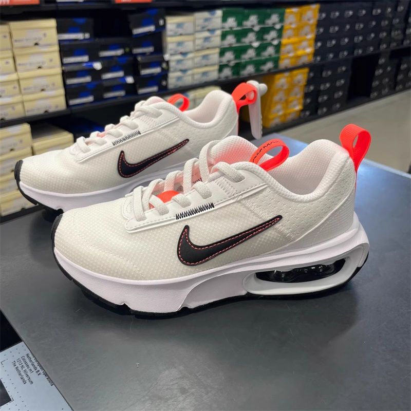 Uttra Lightweight Sports Comfort and Durability