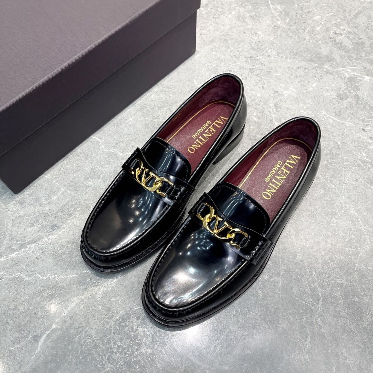 Genuine leather European style casual shoes, silver one foot