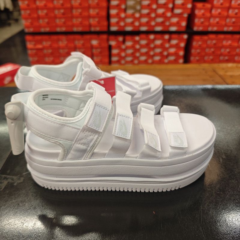 Uttra Lightweight Sports Comfort and Durability