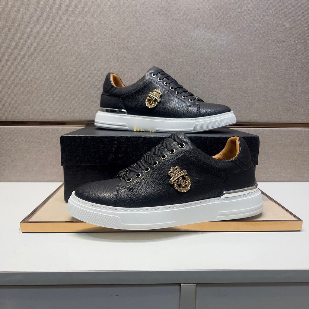 High-end luxury genuine leather, lightweight, soft, comfortable, breathable cowhide versatile white sneakers for travel and running.