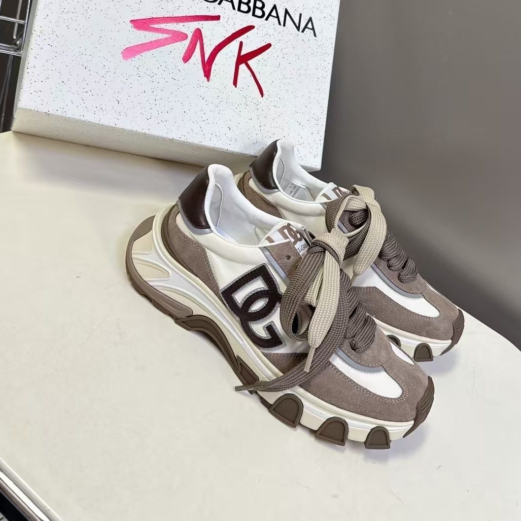 New versatile spring and summer breathable mesh sneakers