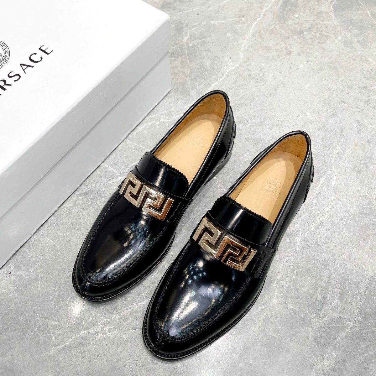 Factory direct sales of European-style casual leather shoes with silver sea cucumber