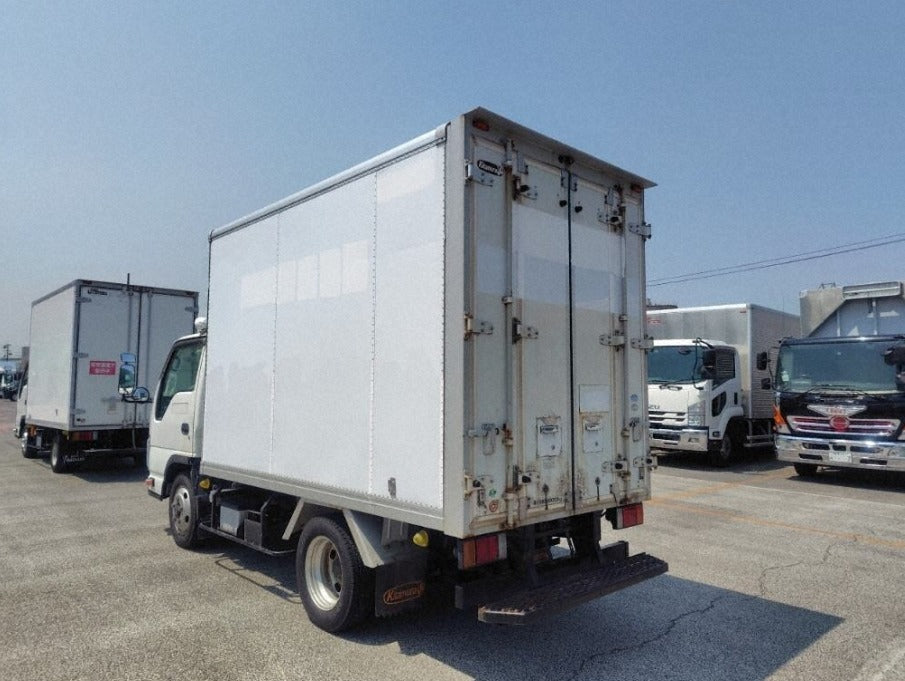 2018  Isuzu Elf  
NHS85AN 
4WD Panel-van 
MT 
3,000cc 
Diesel 
131,000km 
1.5tn 
White 
Back Camera